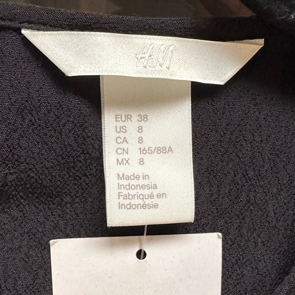 H&M NWT ladies top 8 keyhole back lightweight - Picture 3 of 5